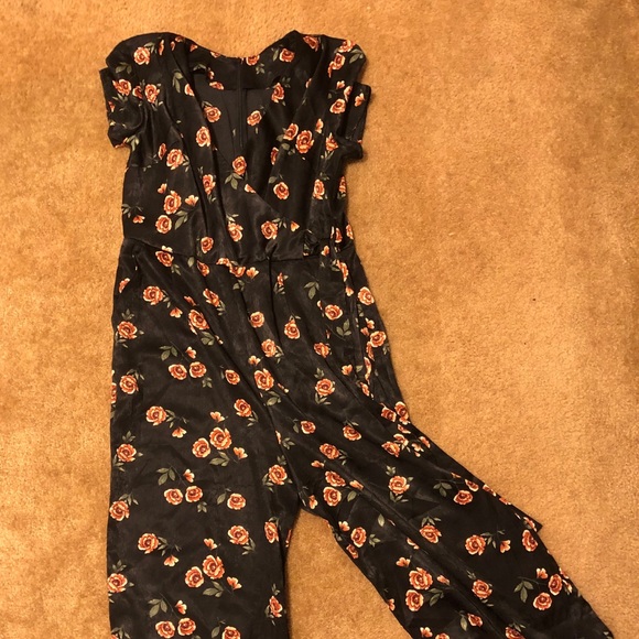 Red rose romper - Picture 3 of 5